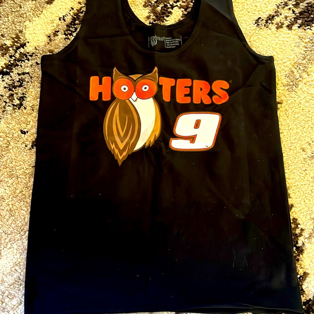 Brand new hooters tank #9 chase Elliott size small